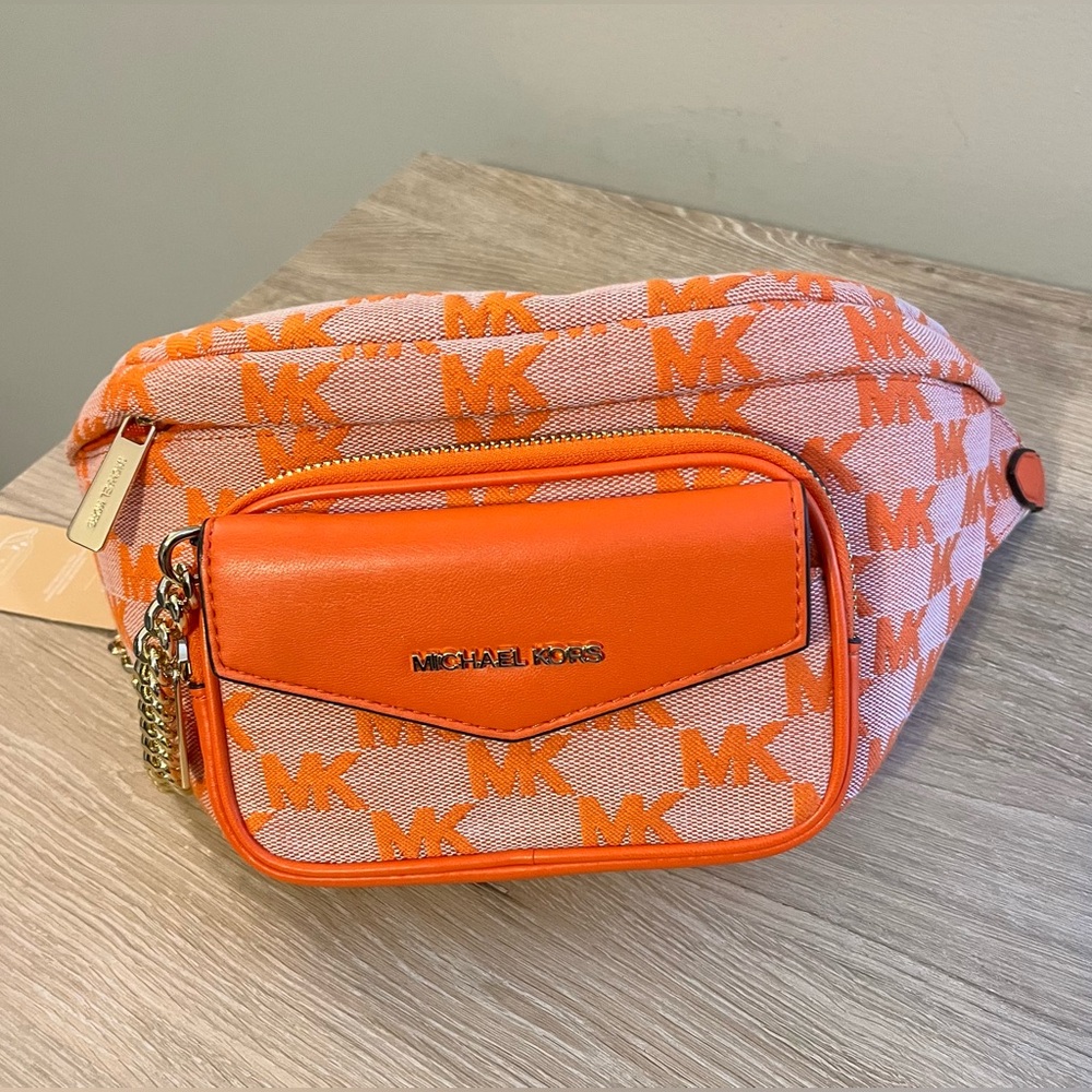 Michael Kors Maisie Large, 2-in-1 Sling - Poppy